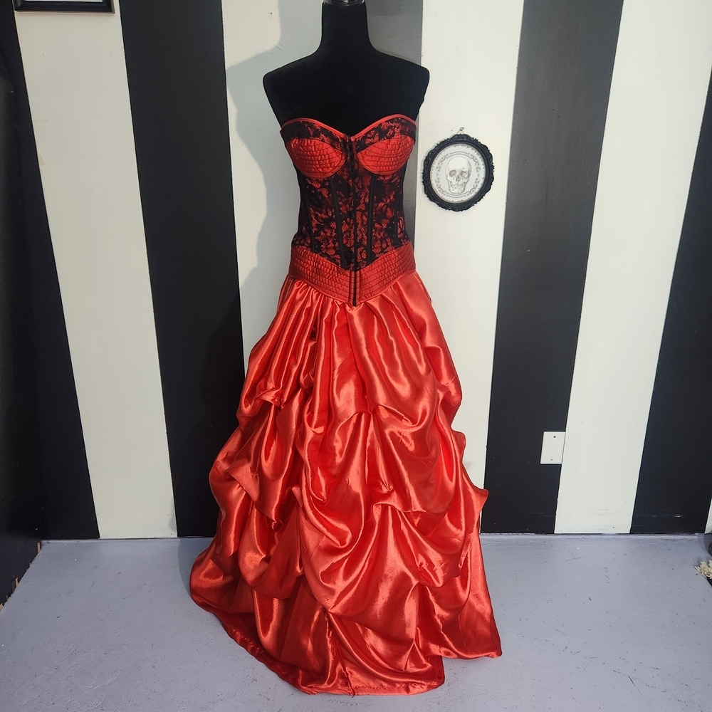 Custom Azreals Accomplice Ball Gown - Picture 2 of 9